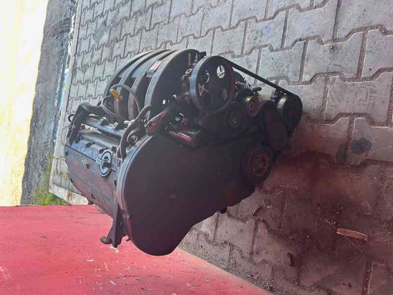 MOTOR 1,8 16V 81KW LFY PEUGEOT 406 306 CITROEN - foto 2