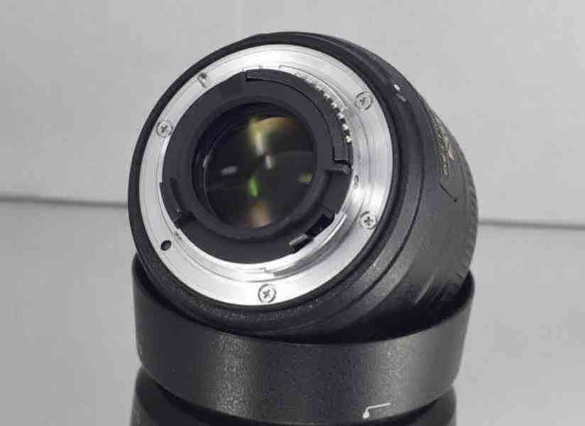 Nikon AF-S Nikkor 35 mm f/1.8 G **DX Pevný - foto 4