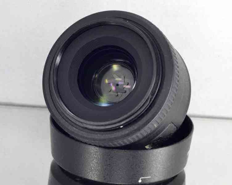Nikon AF-S Nikkor 35 mm f/1.8 G **DX Pevný - foto 3