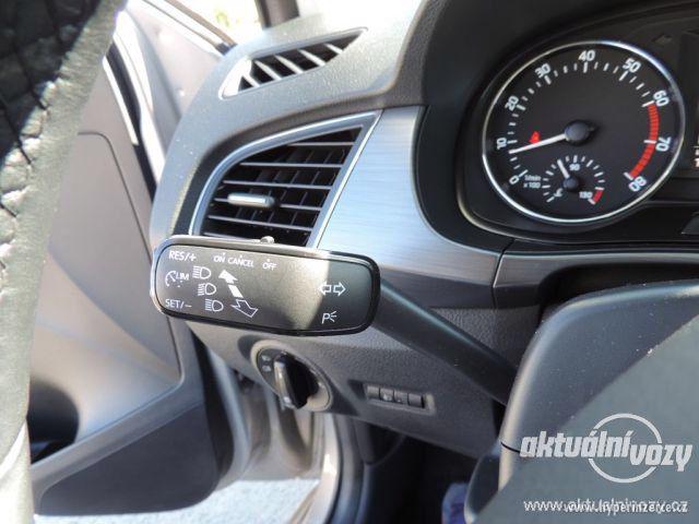 Škoda Fabia 1.2, benzín, automat, rok 2015 - foto 15