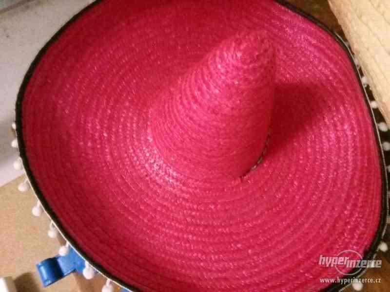 Mexická sombrera a ponča - foto 4