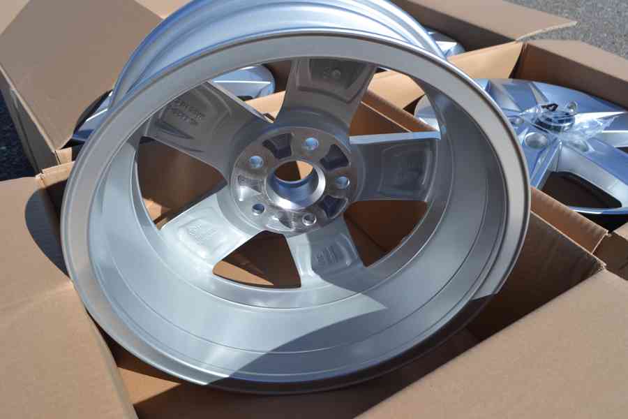 Nové ORIG.Alu kolaR16,5x112 Š.Octavia III,vč.facelift,Oct.IV - foto 4