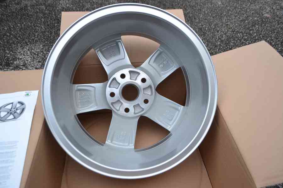 Nové ORIG.Alu kolaR16,5x112 Š.Octavia III,vč.facelift,Oct.IV - foto 10