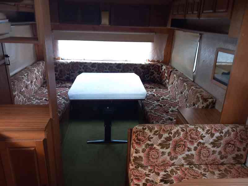 Chata na kolech. Pěkný Burstner na pevné stání, odvoz možný - foto 14