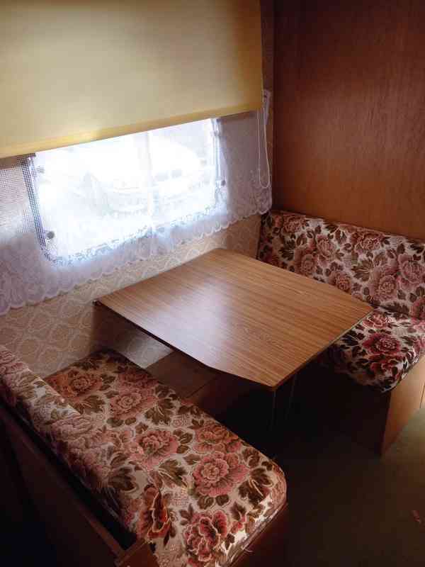 Chata na kolech. Pěkný Burstner na pevné stání, odvoz možný - foto 17