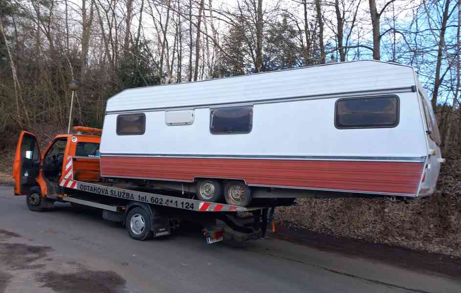 Chata na kolech. Pěkný Burstner na pevné stání, odvoz možný - foto 5