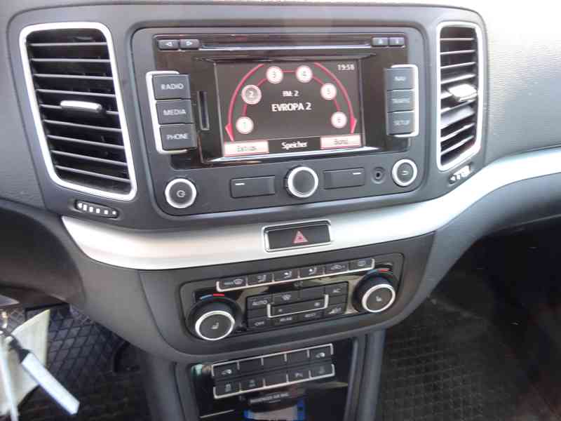 VW Sharan 2.0 TDI r.v.2010 serviska stk:3/2027 - foto 8