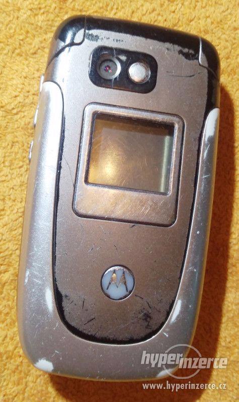 Výklopná Motorola V360 - k opravě nebo na náhradní díly!!! - foto 3