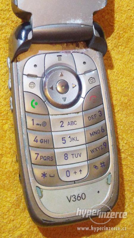 Výklopná Motorola V360 - k opravě nebo na náhradní díly!!! - foto 4