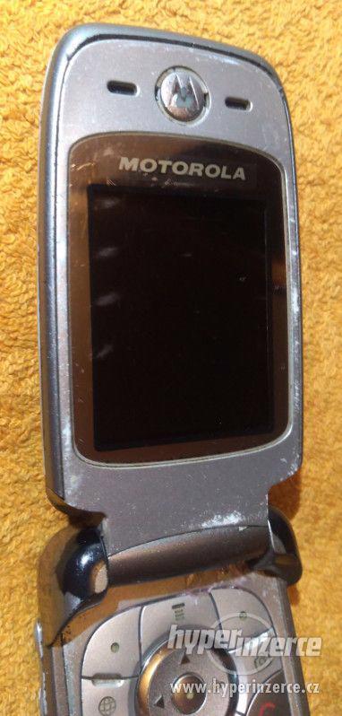 Výklopná Motorola V360 - k opravě nebo na náhradní díly!!! - foto 8