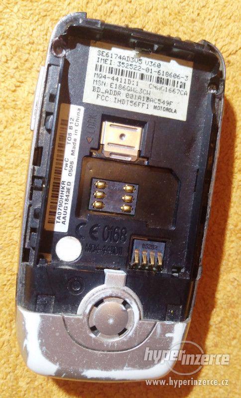 Výklopná Motorola V360 - k opravě nebo na náhradní díly!!! - foto 10