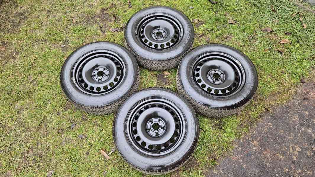 Škoda Superb 3 zimní kola pneumatiky Dunlop 215/60R16 disky  - foto 1