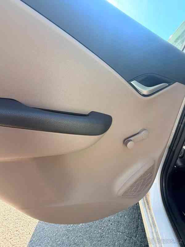 Hyundai ix20 1,6   91 kW, benzín, manuál – top - foto 12