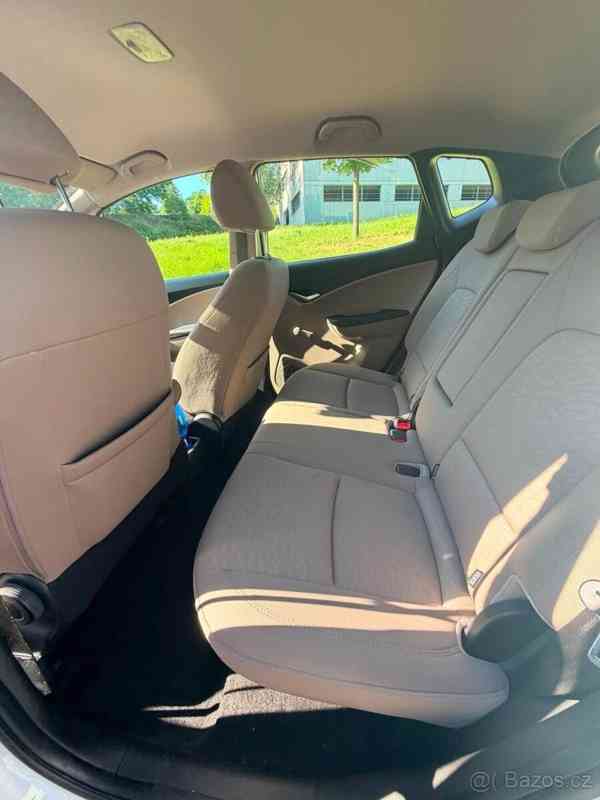 Hyundai ix20 1,6   91 kW, benzín, manuál – top - foto 13