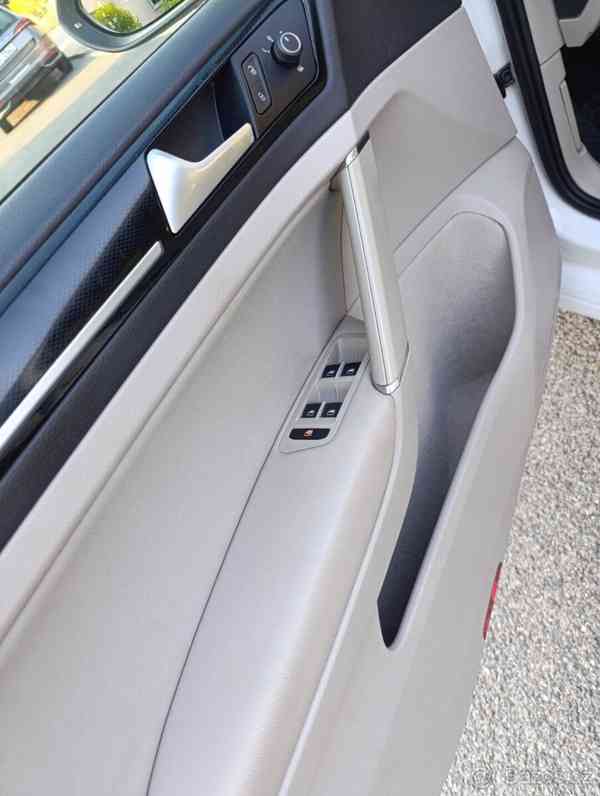 Volkswagen Golf 1,4   VII. - foto 12
