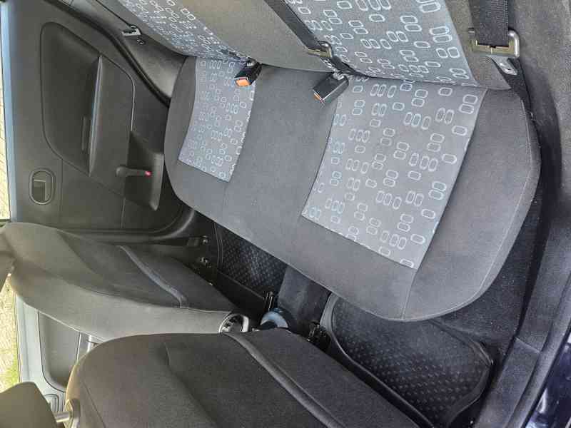 Ford Fiesta 1.3 r.v.2006 nová STK - foto 9