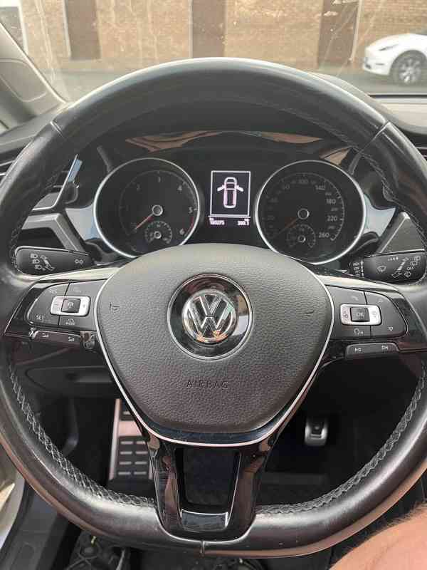 Volkswagen Touran, 1,6 TDI manuál, 3/2018, 180 000 km - foto 4