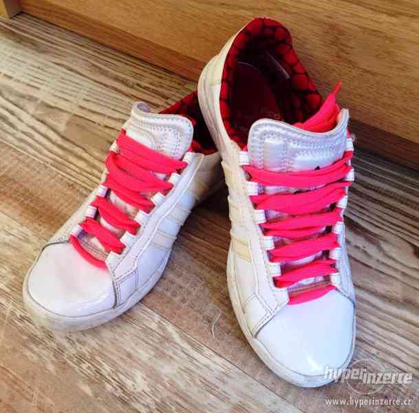 Tenisky bílé Adidas - foto 2