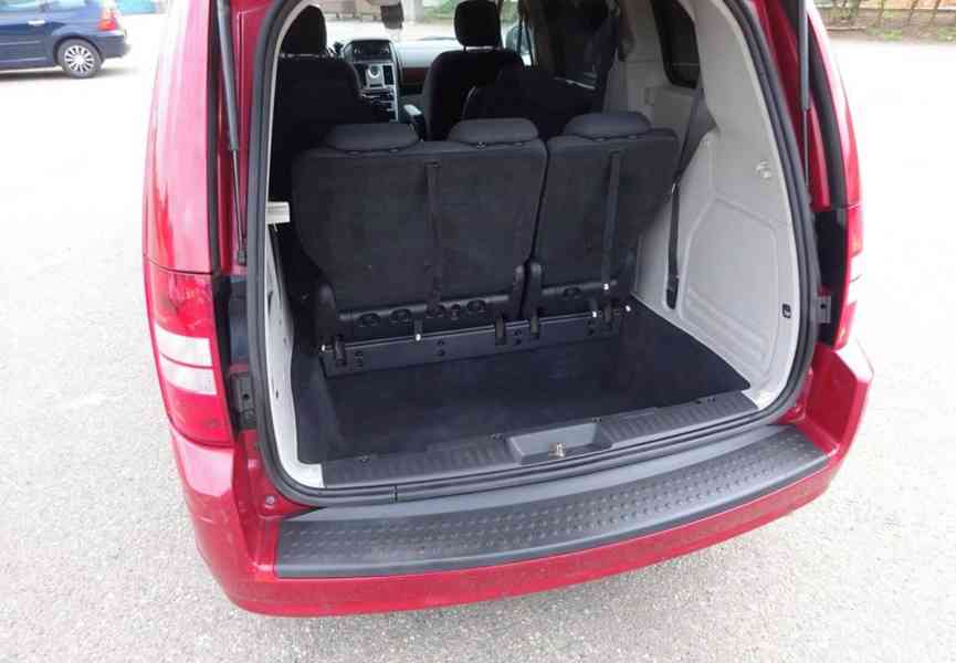 Chrysler Grand Voyager, 2,8CRDi NAVI-7MÍST AUTOMAT - foto 16