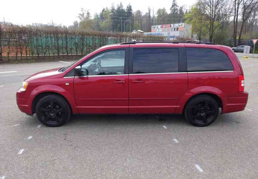 Chrysler Grand Voyager, 2,8CRDi NAVI-7MÍST AUTOMAT - foto 2