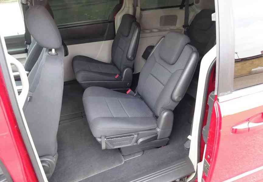 Chrysler Grand Voyager, 2,8CRDi NAVI-7MÍST AUTOMAT - foto 15