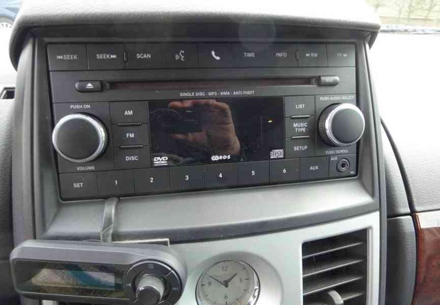 Chrysler Grand Voyager, 2,8CRDi NAVI-7MÍST AUTOMAT - foto 11