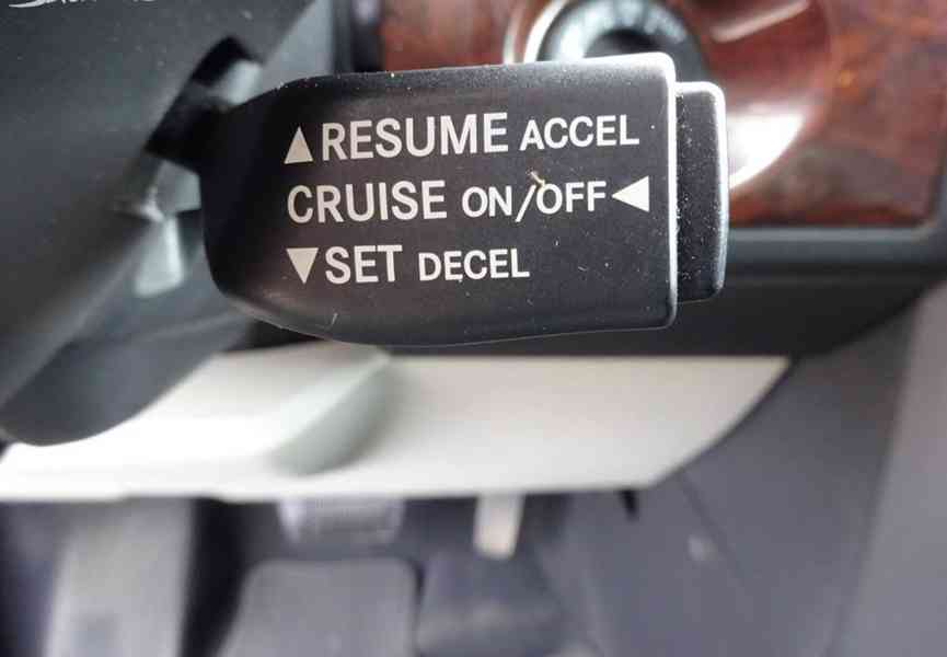 Chrysler Grand Voyager, 2,8CRDi NAVI-7MÍST AUTOMAT - foto 10