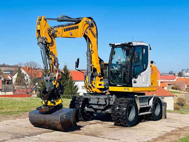 Kolové rypadlo Liebherr A910 (Možnost leasingu) - foto 1