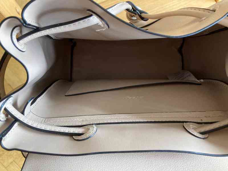 Krémový koženkový batůžek-zcela nový - foto 4