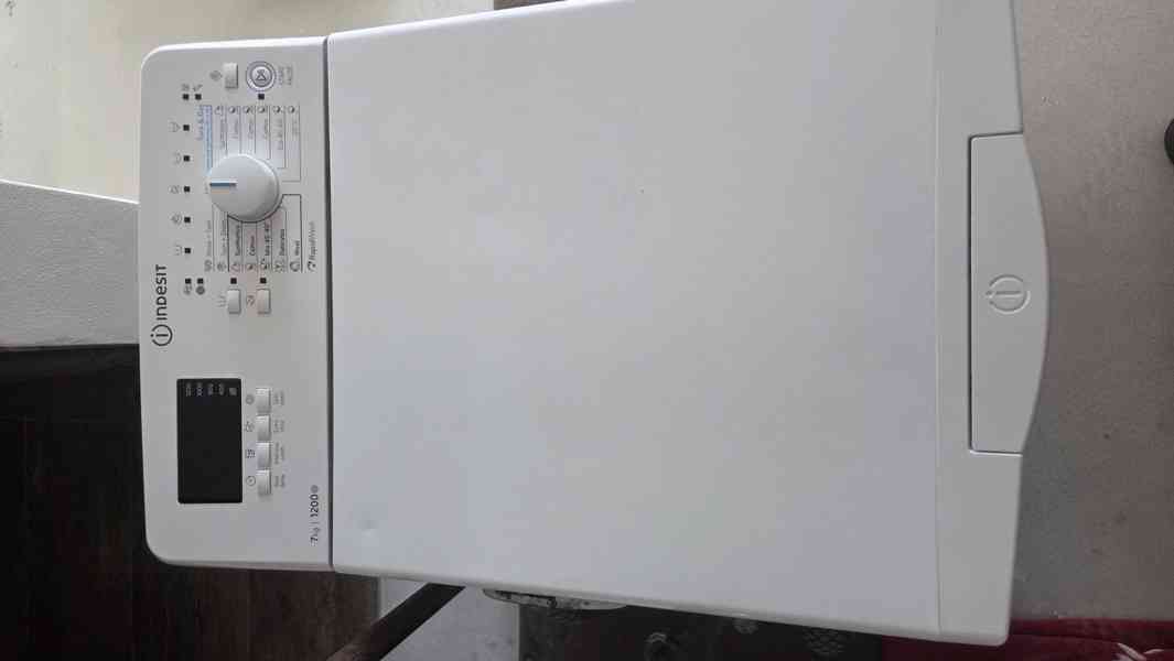 Pračka vrchně plněná Indesit BTW S72200 EU/N - foto 2