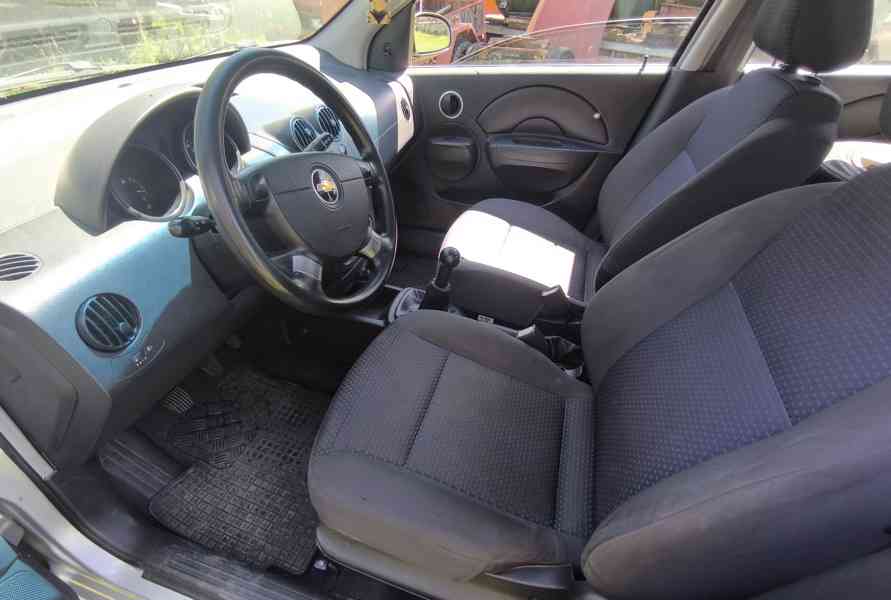 Chevrolet Klas Aveo 1.2, první majitelka, koupeno nové v ČR. - foto 9