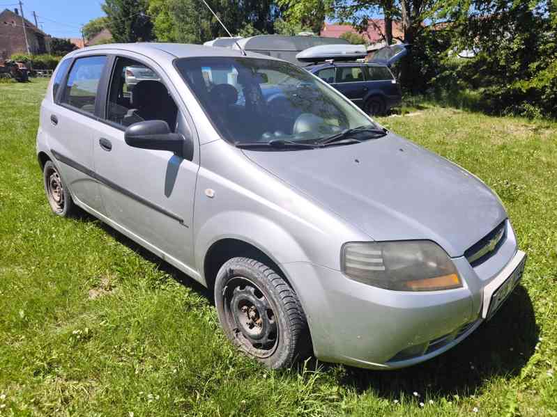 Chevrolet Klas Aveo 1.2, první majitelka, koupeno nové v ČR. - foto 6