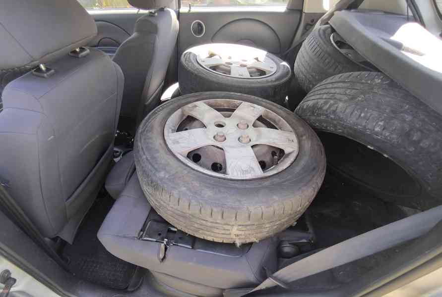 Chevrolet Klas Aveo 1.2, první majitelka, koupeno nové v ČR. - foto 10