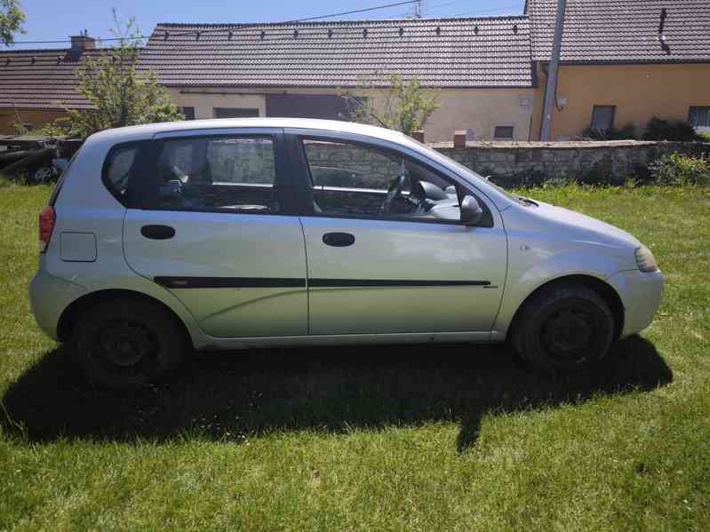 Chevrolet Klas Aveo 1.2, první majitelka, koupeno nové v ČR. - foto 5