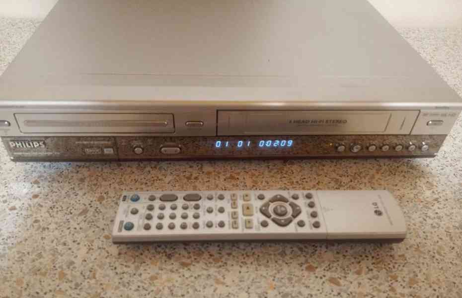 📼>📀VHS-DVD rekordér Philips DVDR3320 - foto 6
