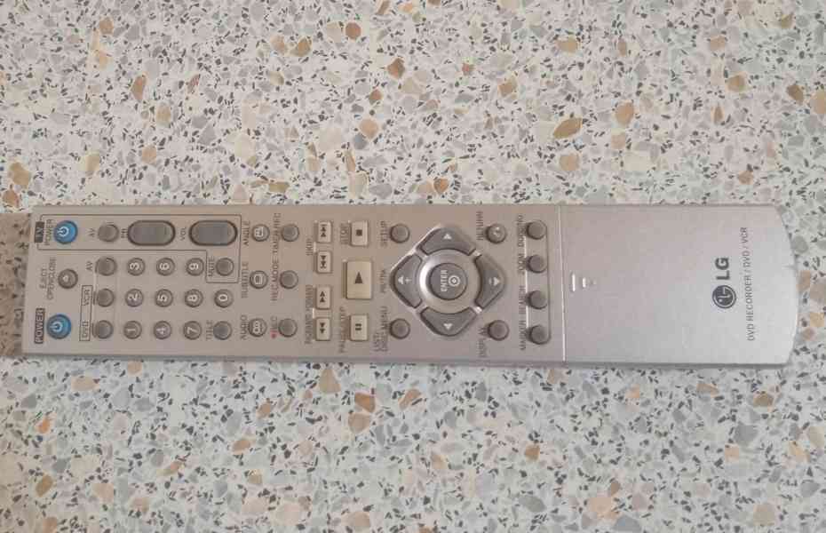 📼>📀VHS-DVD rekordér Philips DVDR3320 - foto 7