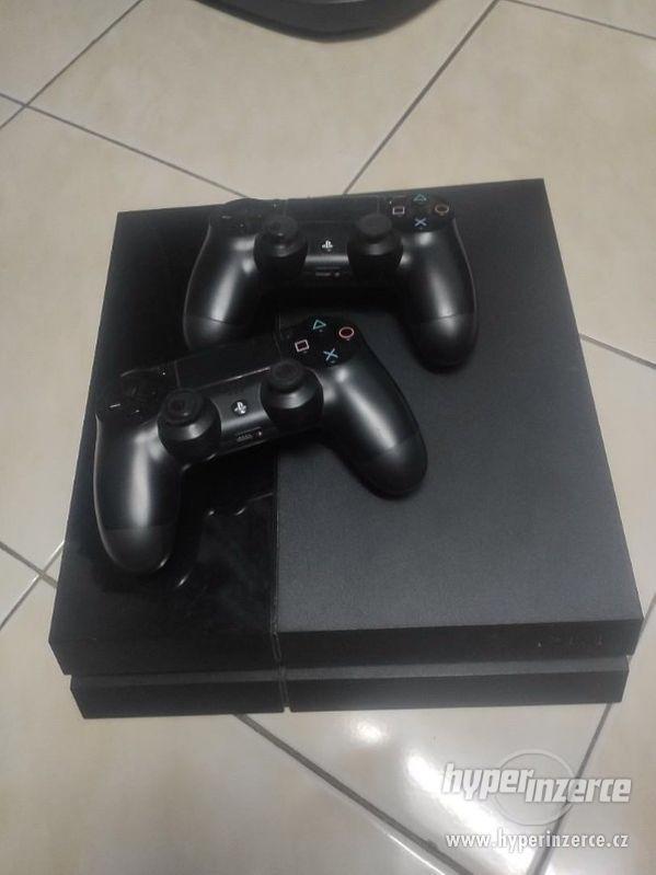 Playstation 4 - foto 1