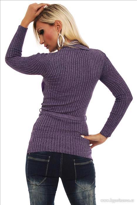Elegantní dámský pruhovaný pulovr s dlouhým rukávem a roláke - foto 3