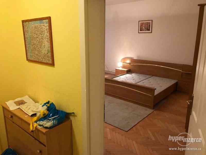 Plně zařízený klidný byt 3+kk, 95 m2 - Praha Vinohrady - foto 6