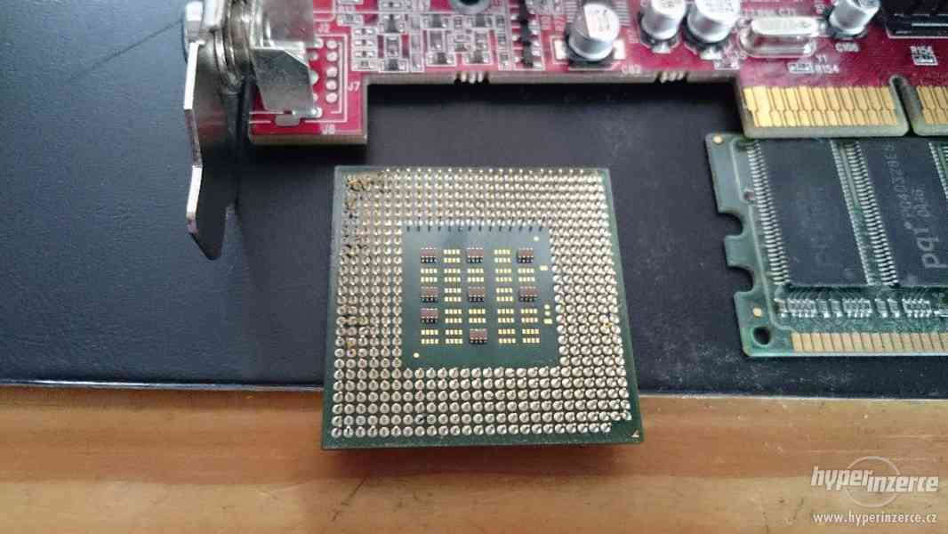 Radeon 7000 RV6DE-NB3 64MB+Intel Celeron 1.7GHz+PQI DDR 512 - foto 3