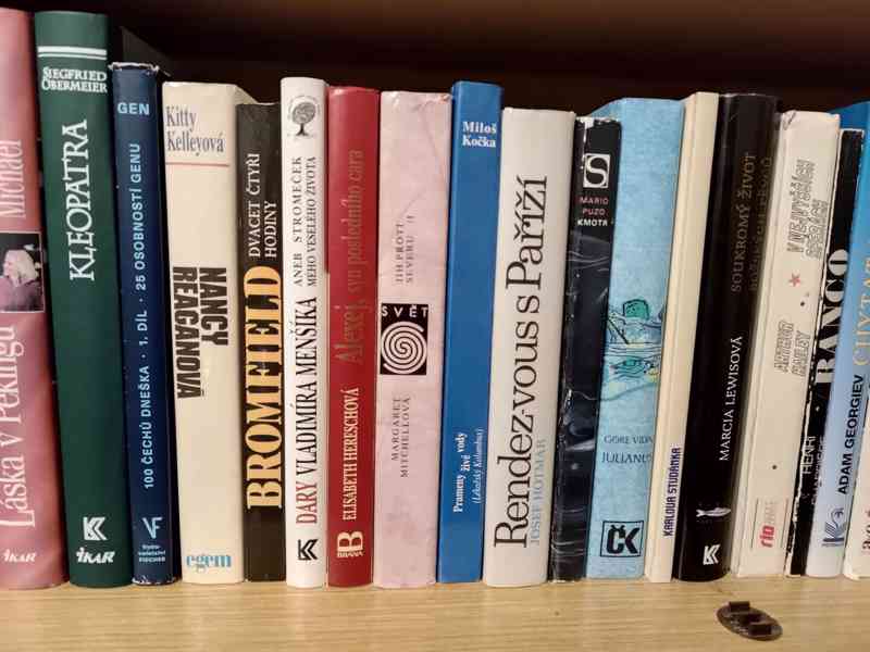 Knihy (118 ks) - foto 9