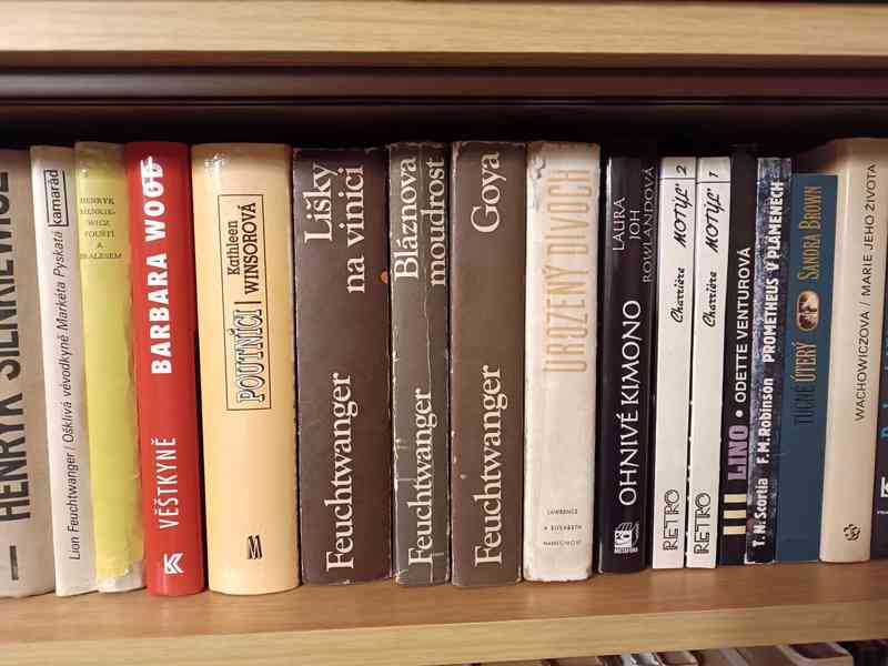 Knihy (118 ks) - foto 3