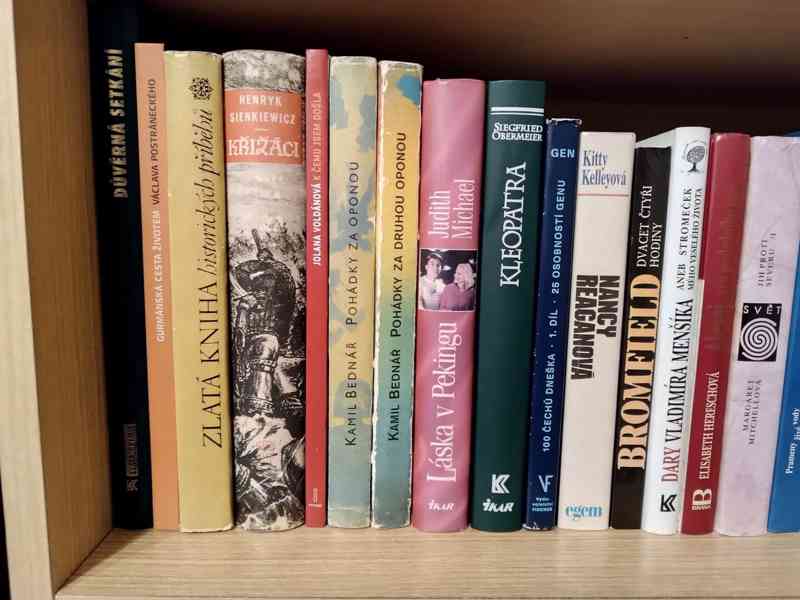 Knihy (118 ks) - foto 8