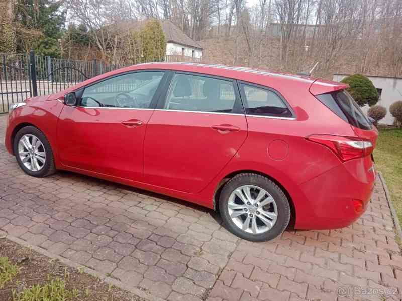 Hyundai i30 1,6   Prodej auta - foto 4