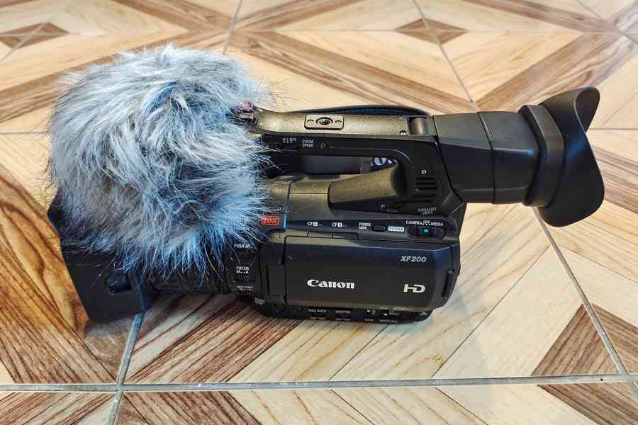 PRODÁM Profi videokameru Canon XF200 - foto 2