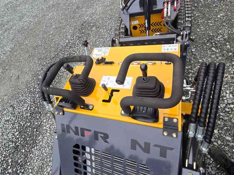 Mini pásový nakladač YF380 25 HP 890 kg, lžíce 4v1 - foto 5