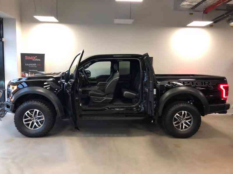 Ford F-150 Raptor - foto 9