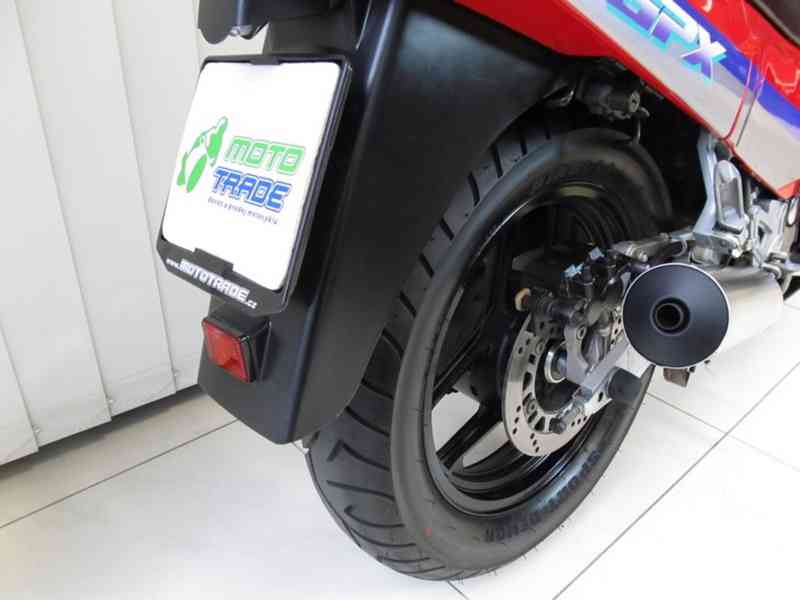 Kawasaki GPX 600 - foto 7