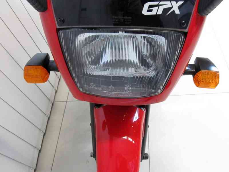 Kawasaki GPX 600 - foto 9
