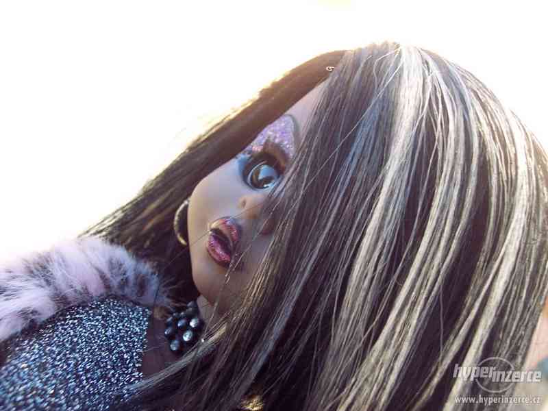 Realistická panenka - vampírka  Elvíra - foto 4